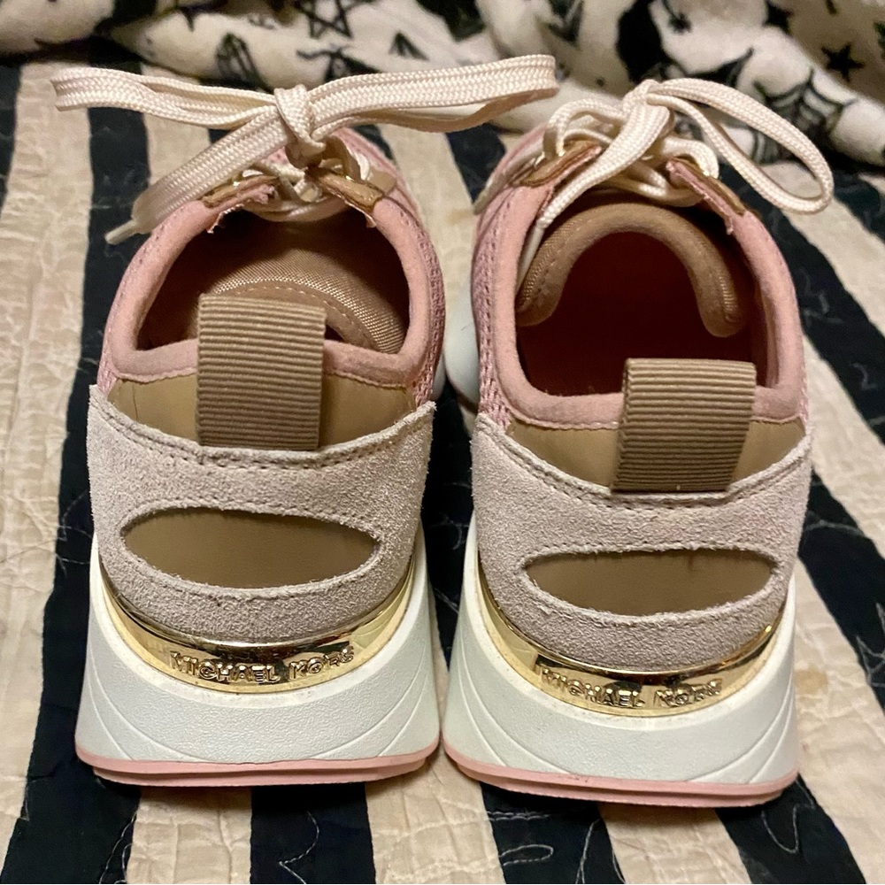 Brand new Michael Kors women’s “Flynn” sneakers - Picture 3 of 5
